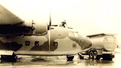 Howard Yates refueling aircraft at Biên Hòa AB, SVN, Jan 1965.