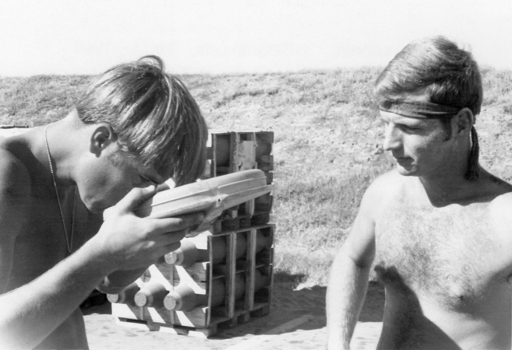 5. Da Nang AB: (Groundhog) and Mark Wagner (Motor Mouth). 1971. [Photos by Ken Frick].