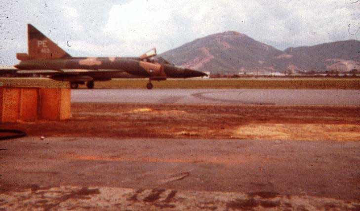 Da Nang AB, F102