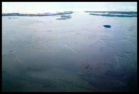 FISH-TRAPS-IN-BAY NEAR QUANG TRI